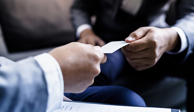 Business Cards Dos and Don'ts